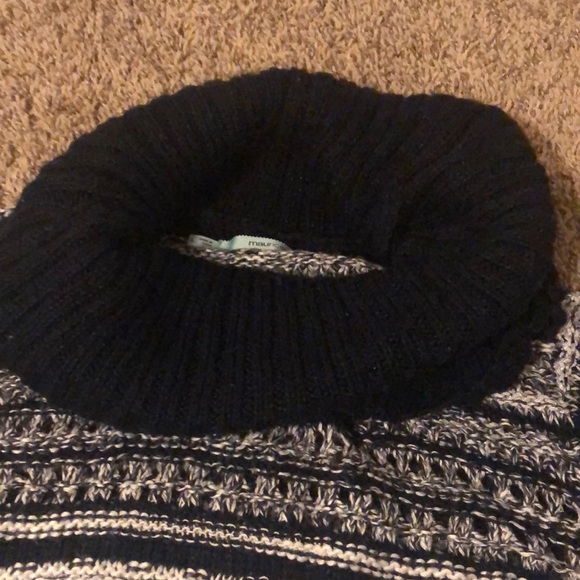 Cowl sweater - Picture 2 of 4